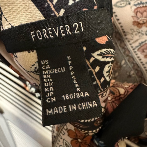 Forever 21 Gypsy crop top small - Picture 3 of 4